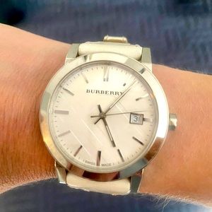 Women’s Burberry Watch - Authentic